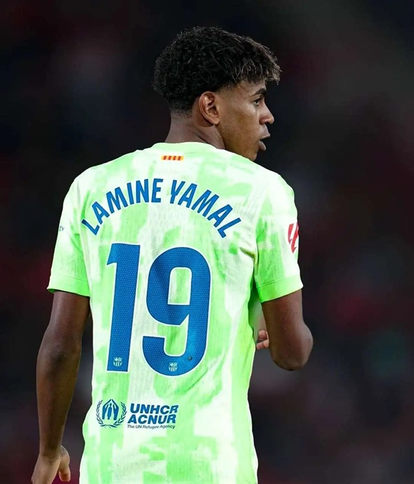 ảnh lamine yamal ngầu 4