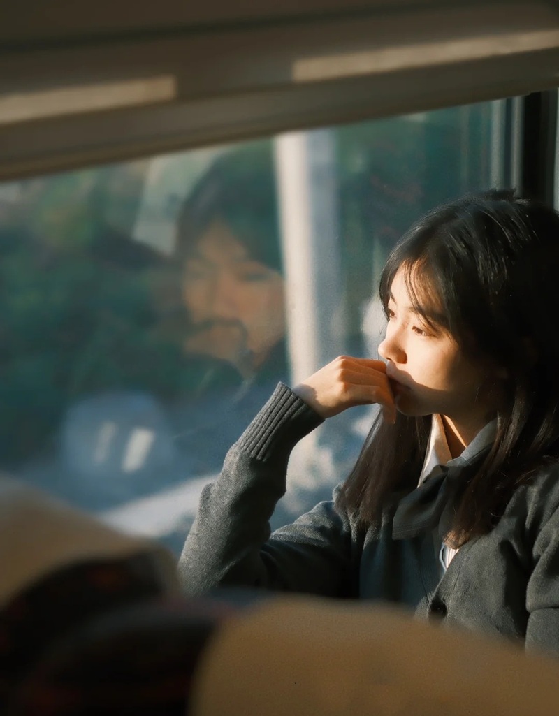 ảnh ngồi 1 mình buồn 14