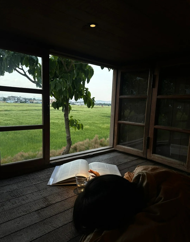 ảnh ngồi 1 mình buồn 16