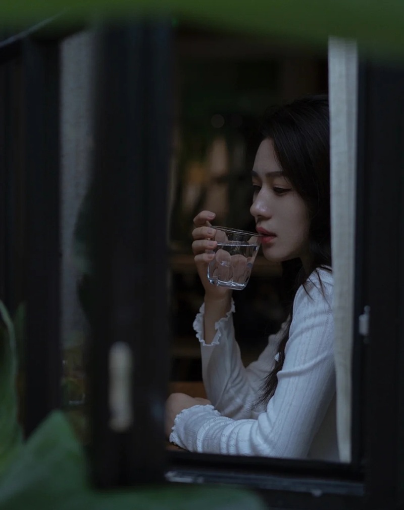 ảnh ngồi 1 mình buồn 24