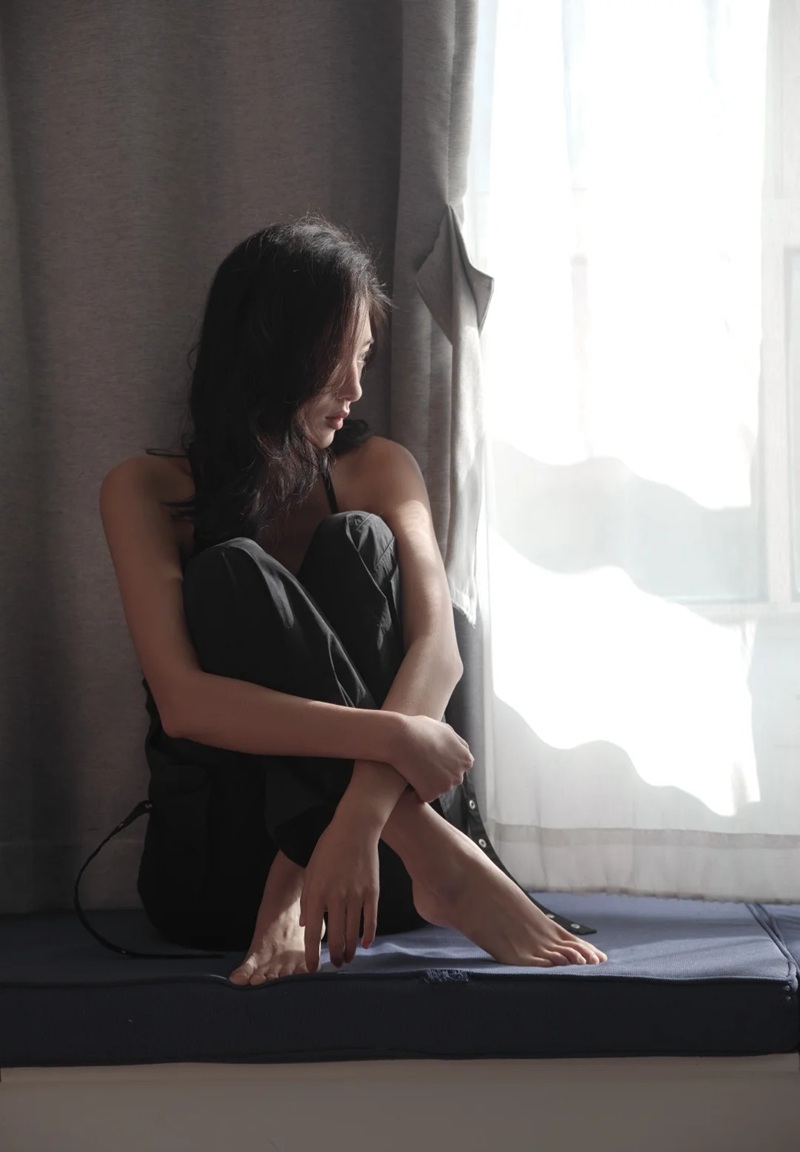 ảnh ngồi 1 mình buồn 3