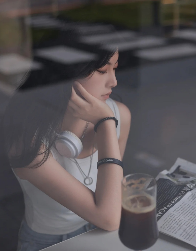 ảnh ngồi 1 mình buồn 5