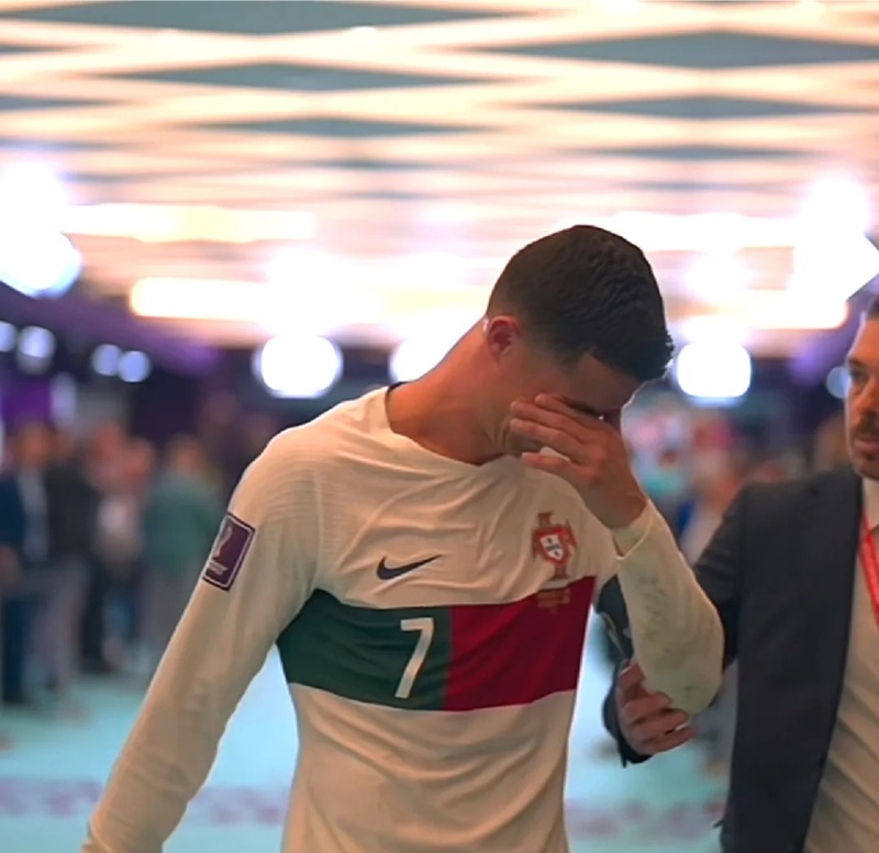 ảnh ronaldo khóc 11