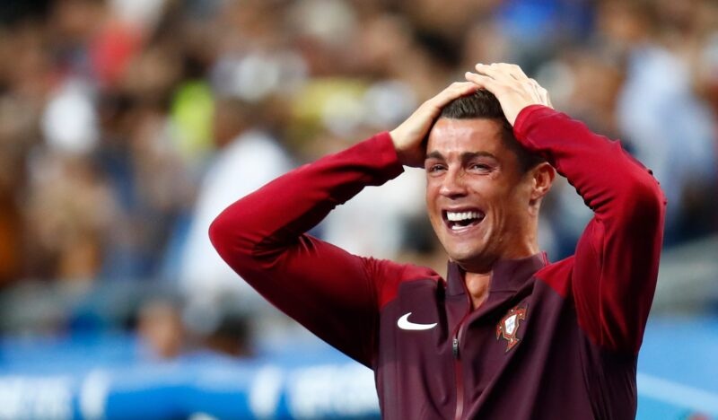 ảnh ronaldo khóc 16