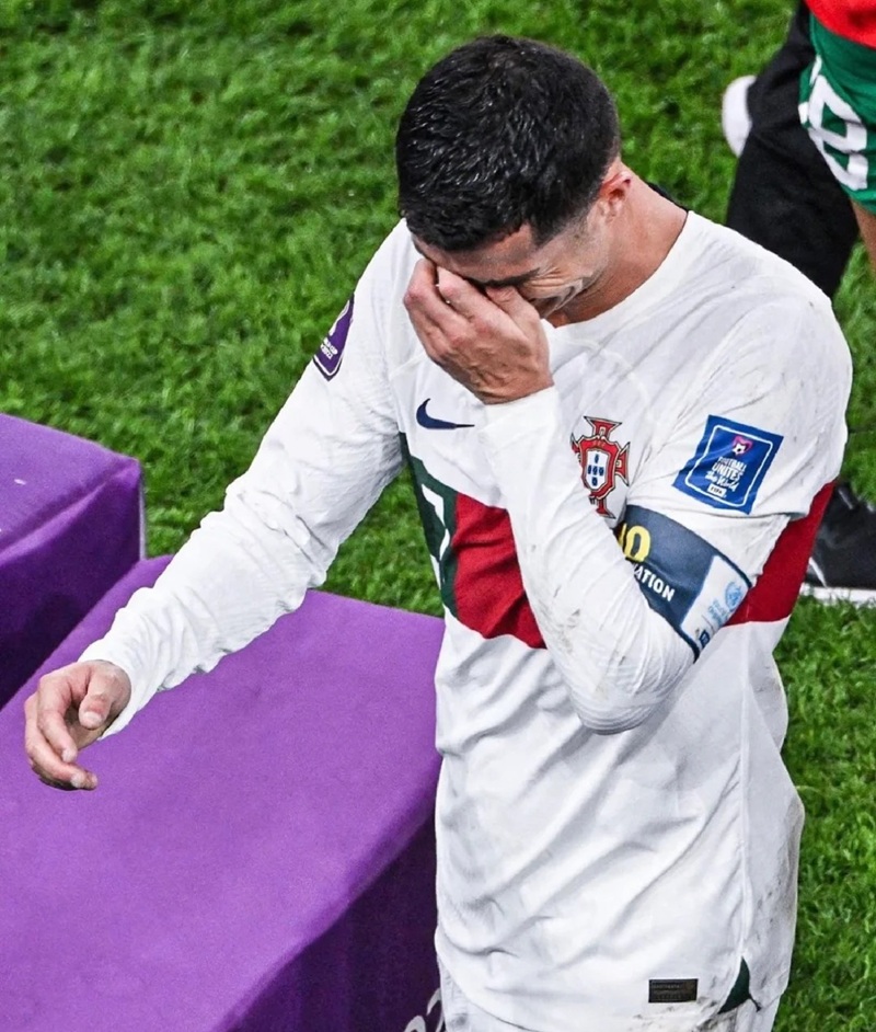 ảnh ronaldo khóc 26