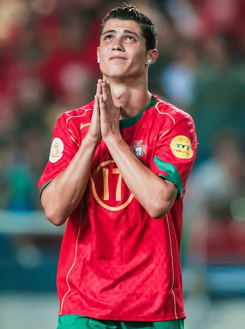 ảnh ronaldo khóc 31