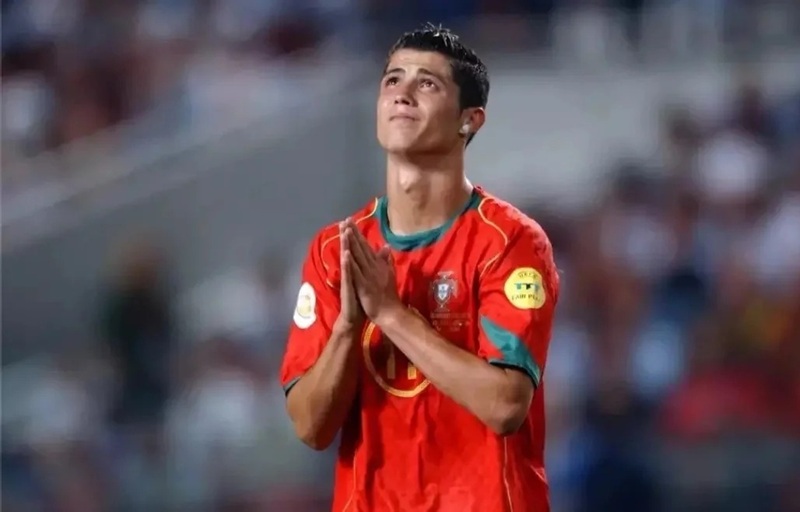 ảnh ronaldo khóc 38