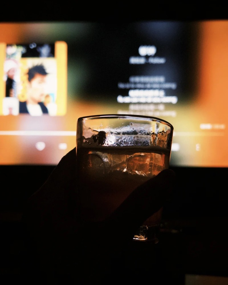 buồn ảnh bia rượu tự chụp 10