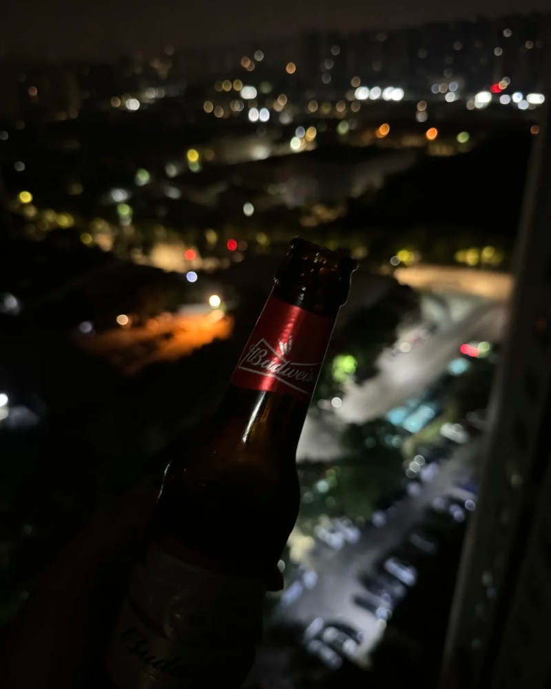 buồn ảnh bia rượu tự chụp 11