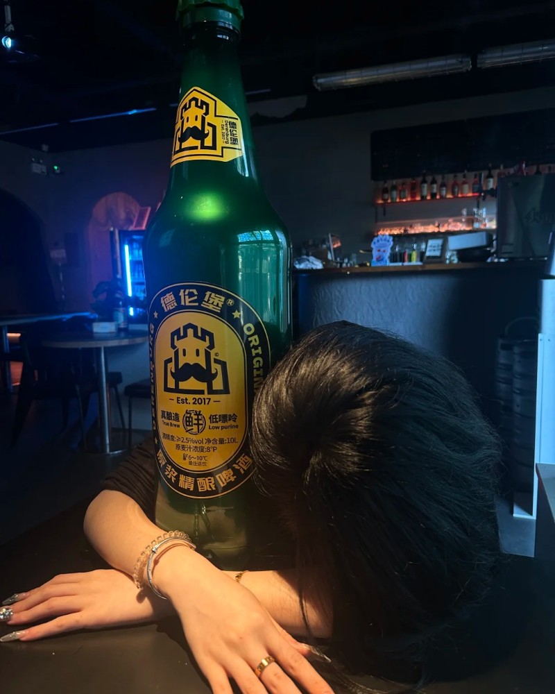 buồn ảnh bia rượu tự chụp 21