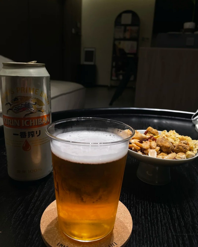 buồn ảnh bia rượu tự chụp 29