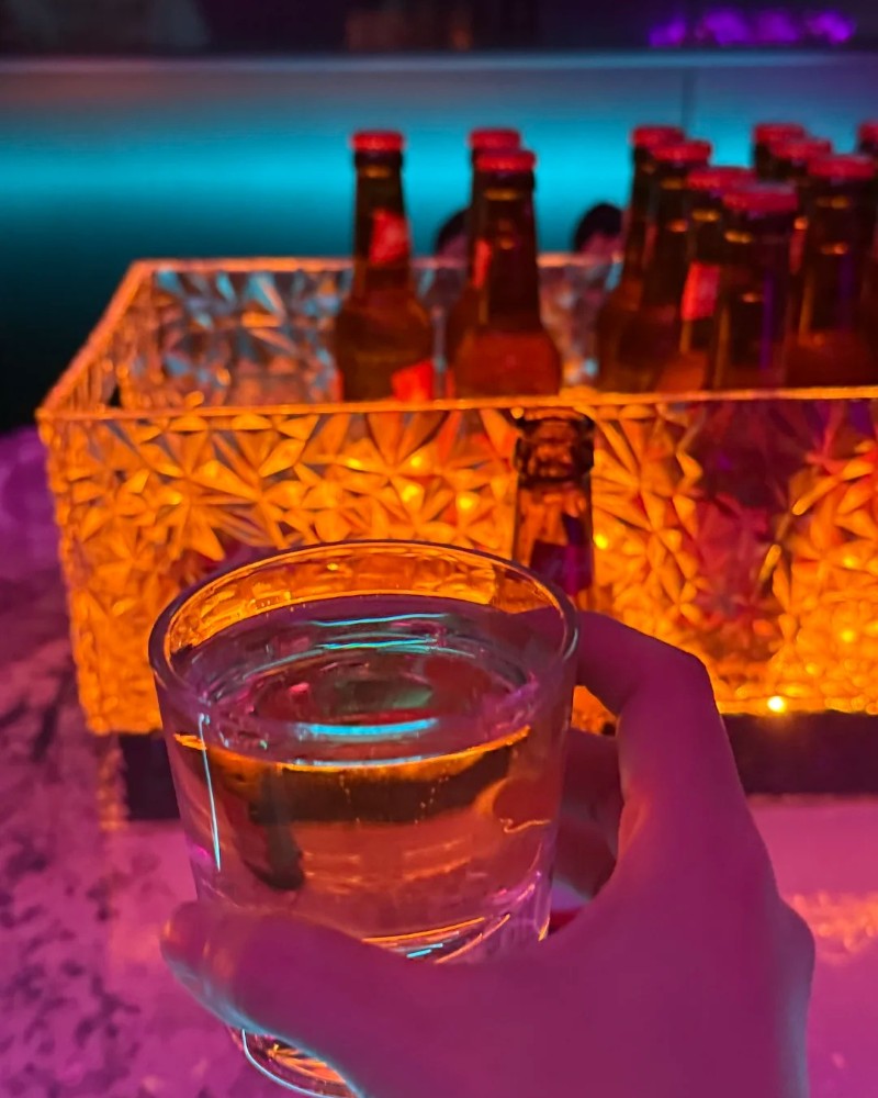 buồn ảnh bia rượu tự chụp 7