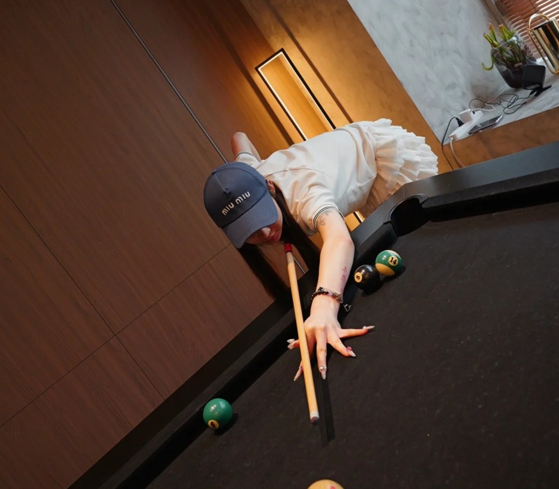 chụp ảnh bida ngầu che mặt