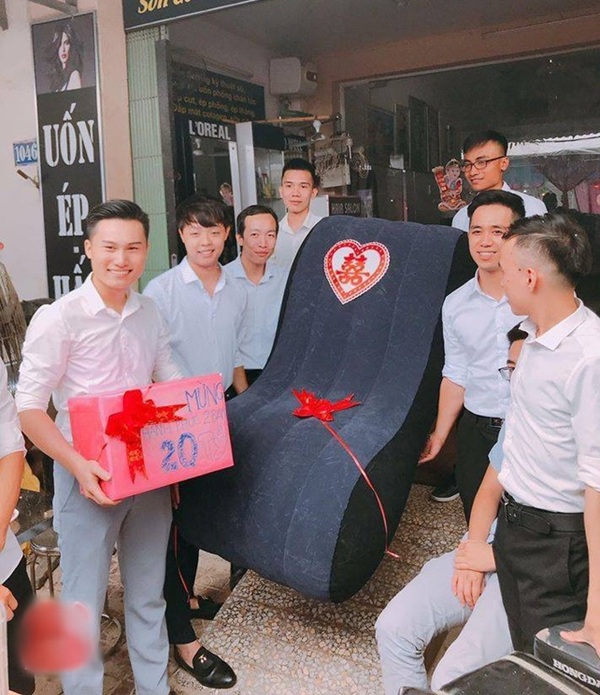 ghế tình yêu meme 1