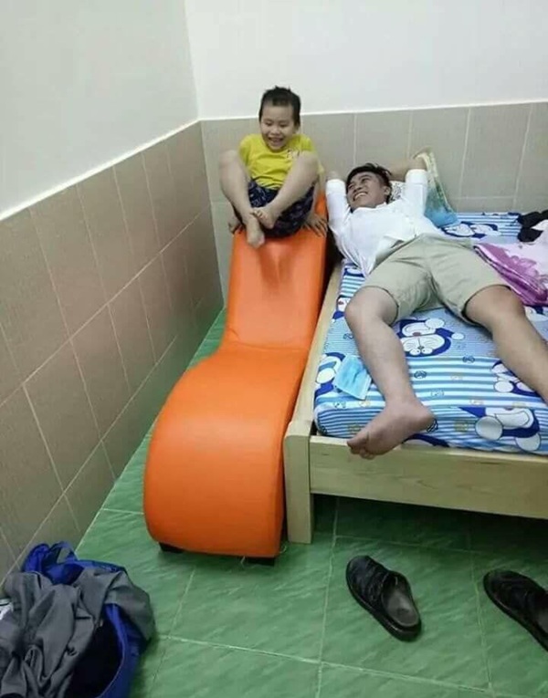 ghế tình yêu meme 4