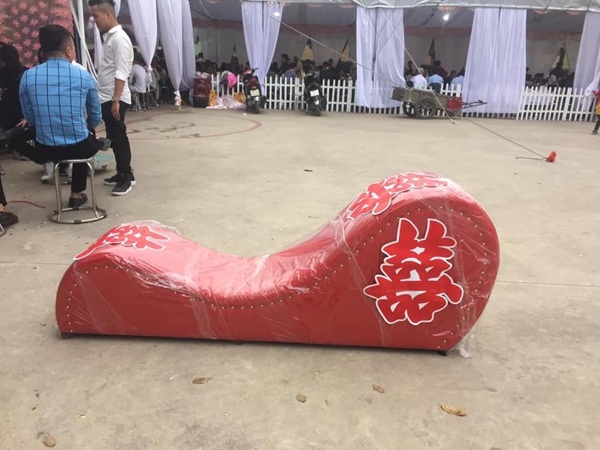 ghế tình yêu meme 5