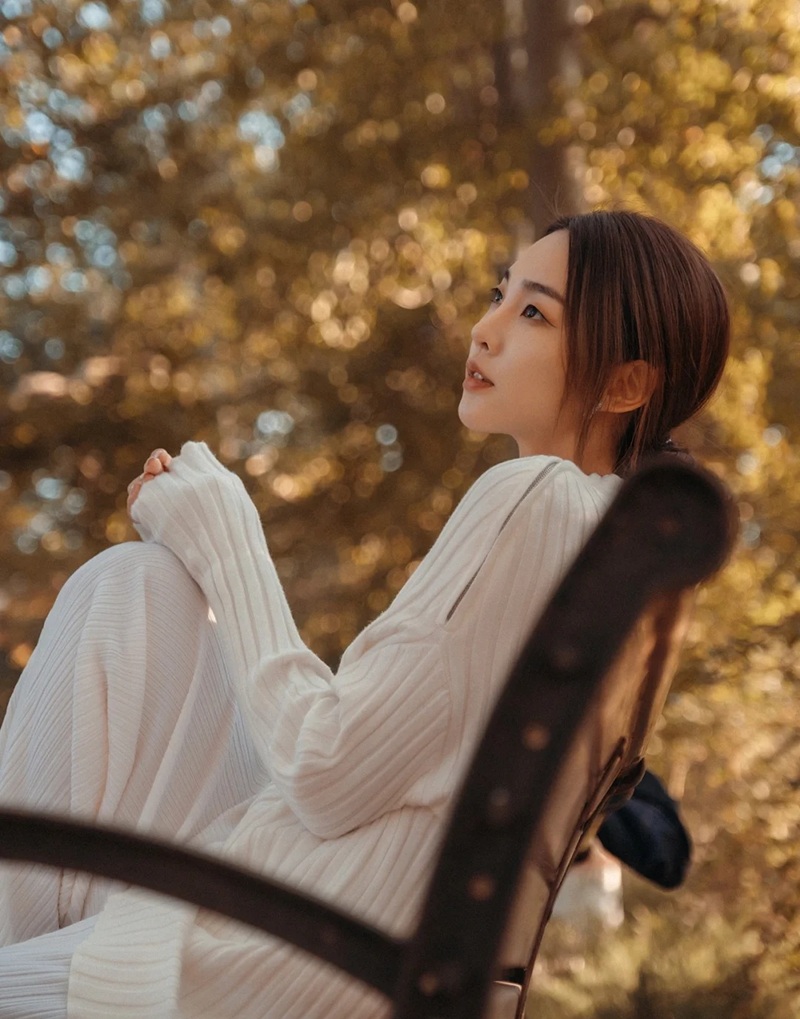 hình ảnh co gái xinh đẹp buồn