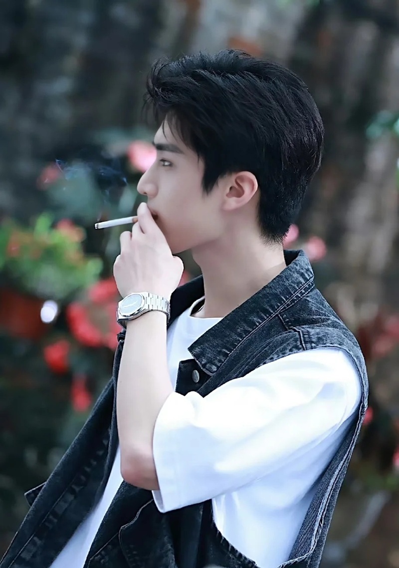 hình ảnh hút thuốc ngầu nam 1