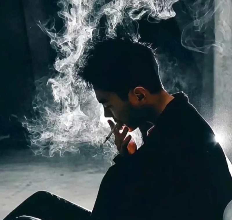 hình ảnh hút thuốc ngầu nam 10