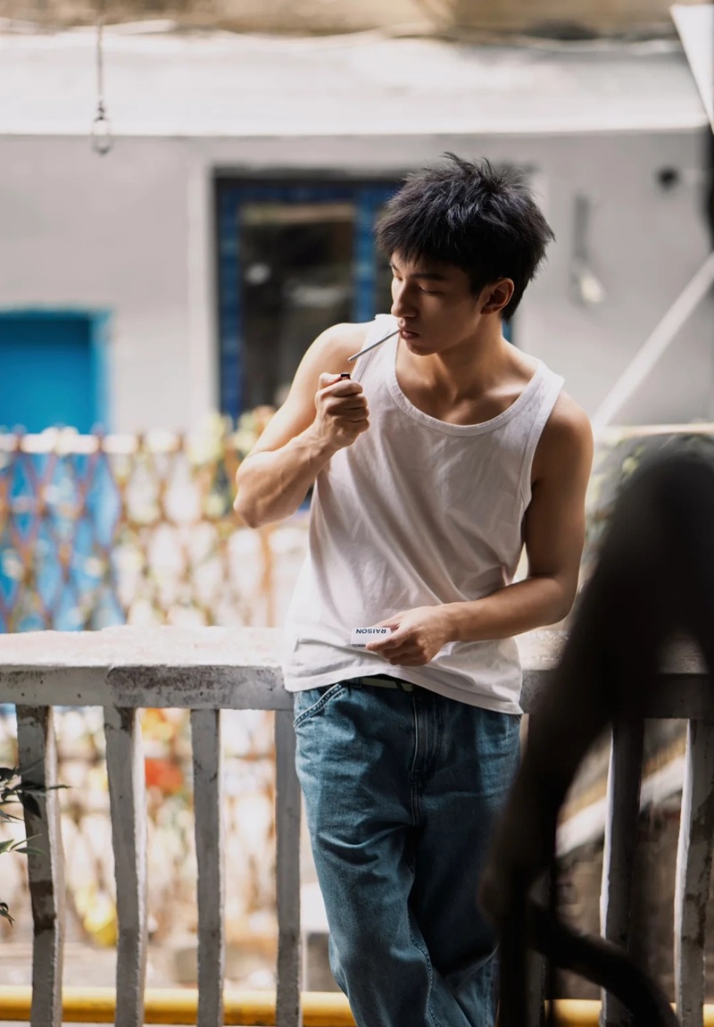 hình ảnh hút thuốc ngầu nam 21