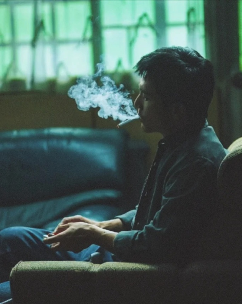 hình ảnh hút thuốc ngầu nam 38