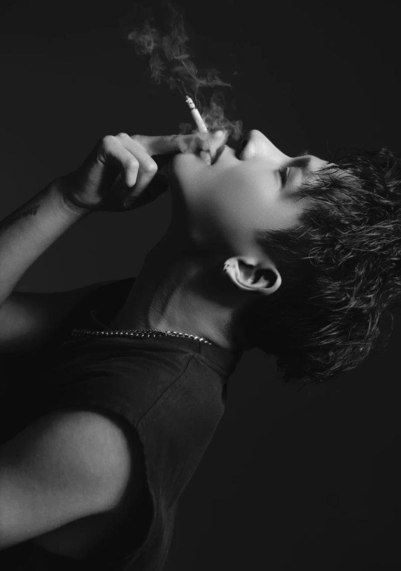 hình ảnh hút thuốc ngầu nam 40