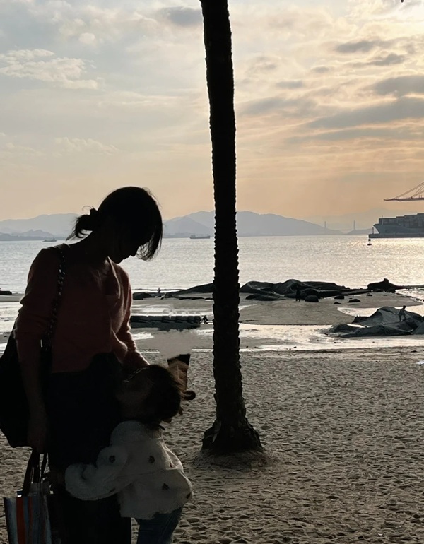 hình ảnh mẹ đơn thân buồn 28