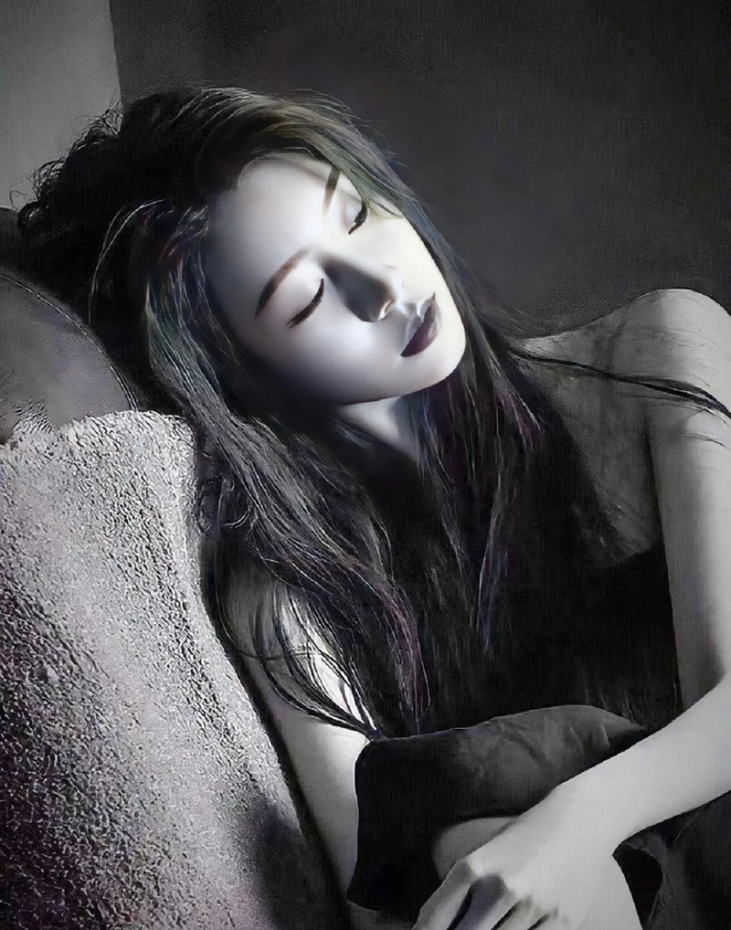 hình ảnh ngồi buồn trong đêm