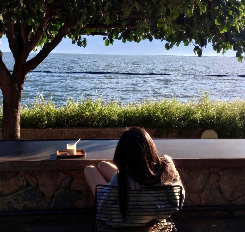 hình ảnh ngồi buồn