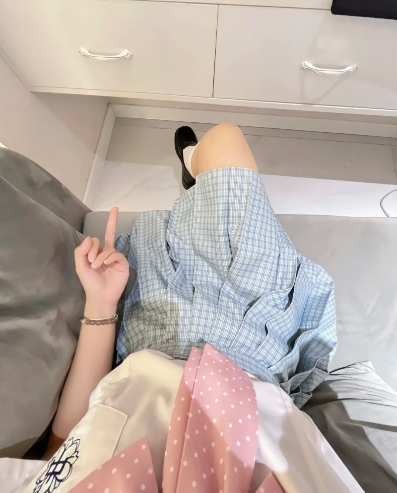 hình ảnh ngón tay giữa ngầu 18